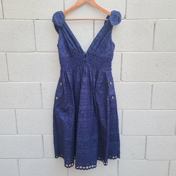 Self-Portrait | Deep V-Neck Broderie-Anglaise Dress in Navy Size 8 - Picture 3 of 15